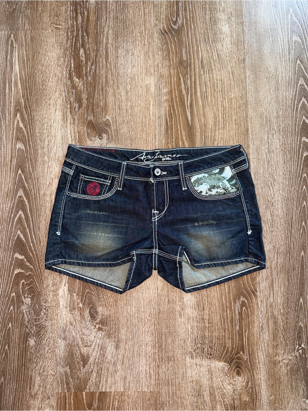 Vintage Y2K Dark Wash Denim Shorts with Contrast Stitching - Women